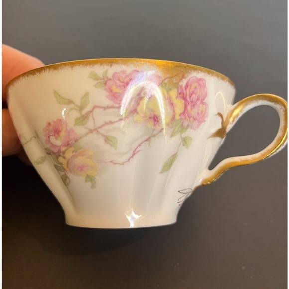 Rare Limoges French Cups and Saucers Set of 4  Baltimore Rose Pattern - Picture 5 of 12